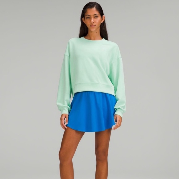 NWT Lululemon Perfectly Oversized Cropped Crew in Wild Mint Size 2 - Picture 2 of 8